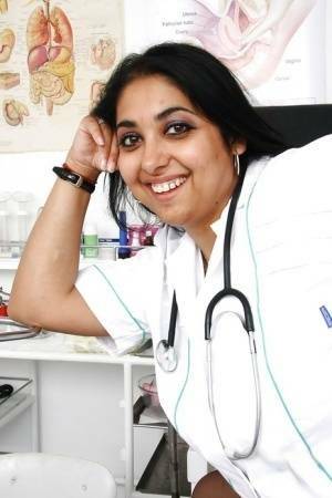 Fat Indian nurse Alice flashing upskirt underwear in hospital - India on fanspics.com