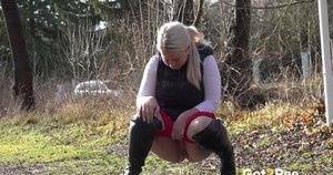 Licky Lex squats and pees for a very long time on fanspics.com