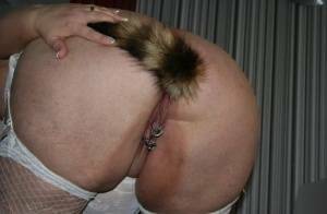 Fat UK woman Lexie Cummings shows her pierced cunt while sporting a butt plug - Britain on fanspics.com