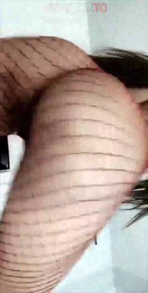 Suttin Suicide booty teasing snapchat premium xxx porn videos on fanspics.com