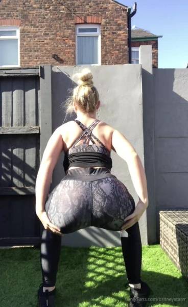 Britneystarrr cheeky workout wishing i was squatting on a big dick hope my neighbours didn t see me xxx onlyfans porn videos on fanspics.com