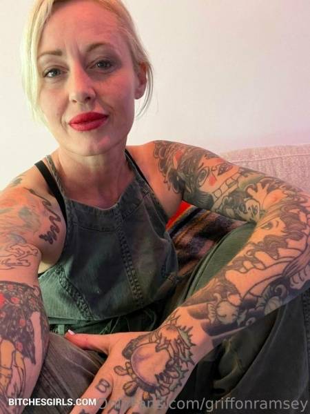 Griffon Ramsey Milf Porn -   Nude Photos on fanspics.com