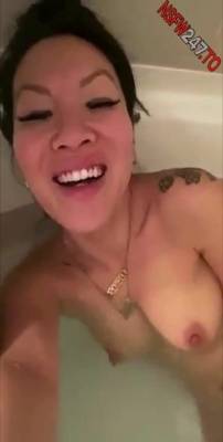 Asa Akira bathtub show snapchat premium porn videos on fanspics.com