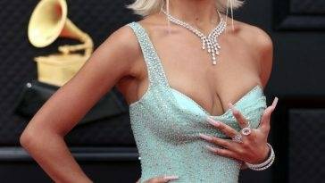 Doja Cat Shows Off Her Tits at the 64th Annual Grammy Awards on fanspics.com