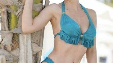 Jessika Powers Shows Off Her Sexy Figure on the Beach in Dubai on fanspics.com
