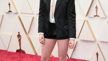 Kristen Stewart Displays Her Sexy Legs at the 94th Annual Academy Awards on fanspics.com