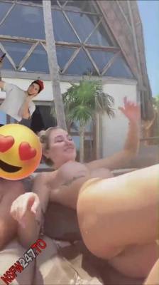 Heidi Grey pee show snapchat premium porn videos on fanspics.com