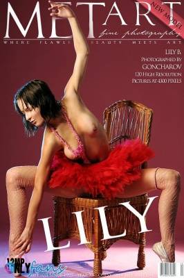 Lily B 13 Presenting on fanspics.com