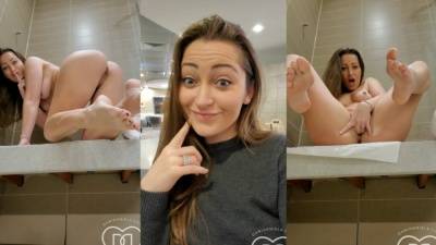 Dani Daniels Bathroom Masturbation Video  (13 min) on fanspics.com