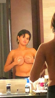 Selena Gomez Topless Dressing Room Video Leaked - Usa on fanspics.com