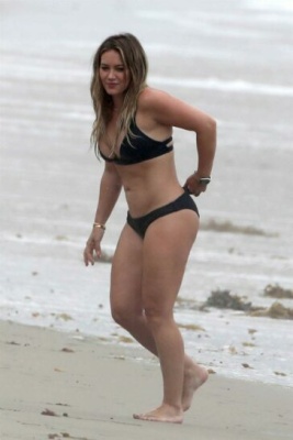 Hilary Duff Beach Bikini Set Leaked - Usa on fanspics.com