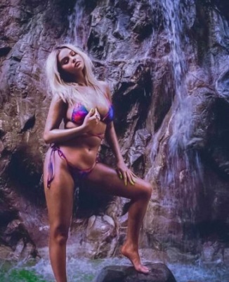 Selena Gomez Rare Bikini Modeling Set Leaked - Usa on fanspics.com