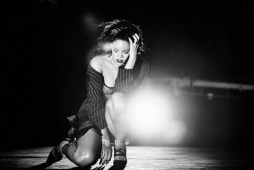 Rihanna Nude Nipple Slip BTS Photoshoot Set Leaked - Barbados on fanspics.com