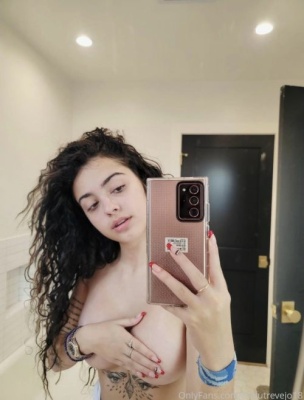 Malu Trevejo   Photos on fanspics.com