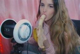 Luz ASMR Eating A Banana Video on fanspics.com