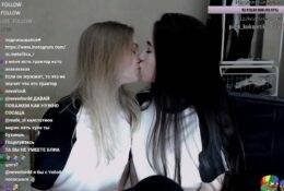 Russian Twitch Girls Kissing for Big Donation - Russia on fanspics.com