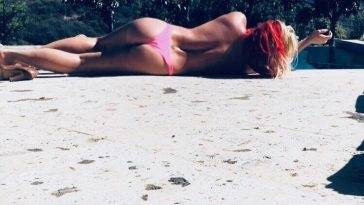 Britney Spears Sexy & Topless (6 Pics + Video) on fanspics.com