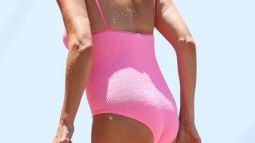 Julia Roberts Looks Hot in a Swimsuit at the Beach in Sydney on fanspics.com