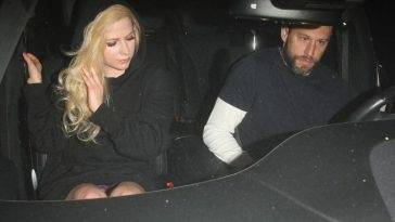 Avril Lavigne Upskirt on fanspics.com