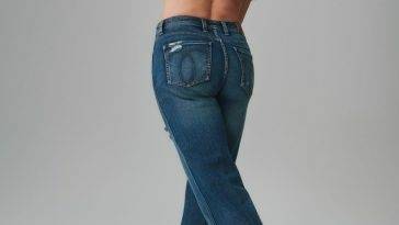 Brooke Shields Goes Topless For Jordache Jeans on fanspics.com