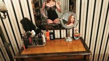 Christina Hendricks Shows Off Her Boobs (1 Sexy Photo) on fanspics.com