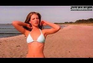 Michelle Trachtenberg in EuroTrip (2004) Sex Scene on fanspics.com