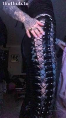 Grace Neutral showing off latex leggings on fanspics.com