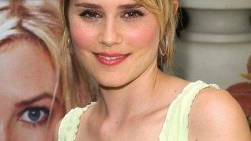 Alison Lohman Nude & Sexy Collection on fanspics.com