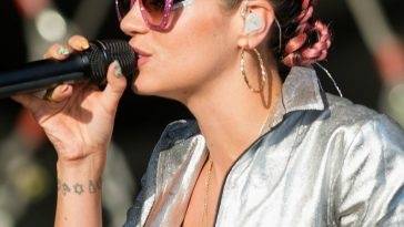 Lily Allen 19s Nip Slip on fanspics.com