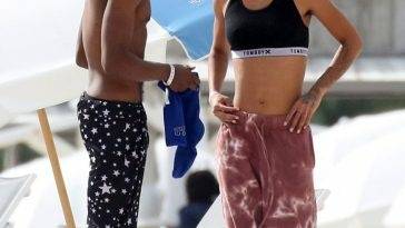Willow Smith Shows Her Pokies as She Relaxes with Her Boyfriend on the Beach in Miami on fanspics.com