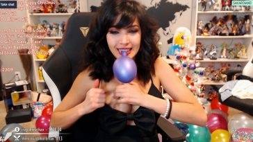 Cincinbear Nipple Slip (1 pic 1 gif) on fanspics.com