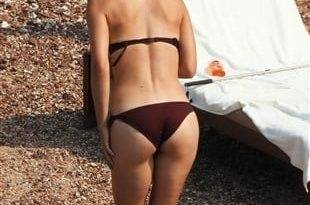 Maria Sharapova Giant Commie Bikini Pics on fanspics.com