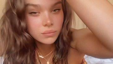 Hailee Steinfeld Sexy (5 Pics + Video) on fanspics.com