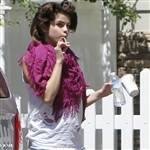 Selena Gomez Sucking And Showing Cameltoe on fanspics.com