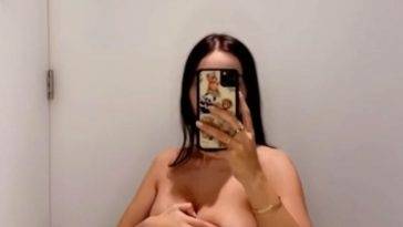 Sophie Mudd Topless Boob Shake Onlyfans Video  on fanspics.com