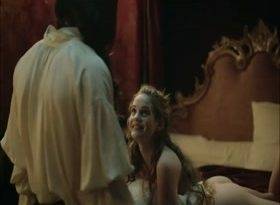 Noemie Schmidt 13 Versailles (2015) s01e03-04 Sex Scene on fanspics.com