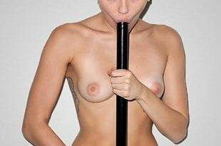 Miley Cyrus Fully Nude Outtake Photo Leaked on fanspics.com
