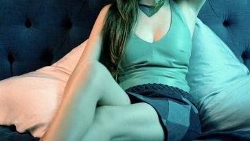 Katharine Isabelle Nude & Sexy Collection on fanspics.com