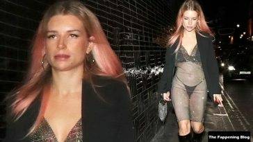 Lottie Moss Shows Everyone What She 19s Working With as She Attends Betsy-Blue English 19s Party - Britain on fanspics.com