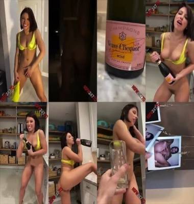 Adriana Chechik masturbation till squirt & drinking it snapchat premium 2020/03/22 on fanspics.com