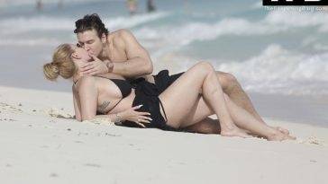 Shanna Moakler Looks Stunning in a Bikini as She Kisses Her Boyfriend on a Beach in Mexico - Mexico on fanspics.com