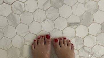 Malu Trevejo Feet  Set  on fanspics.com