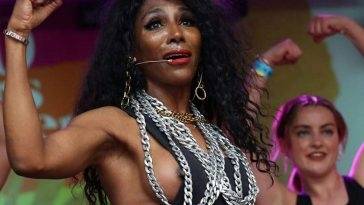 Sinitta Nude Nipples While Stage Performance on fanspics.com