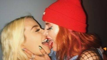 Tana Mongeau Kissing Bella Thorne (3 pics) on fanspics.com