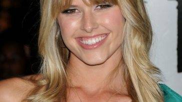 Sarah Wright Olsen Sexy Collection on fanspics.com