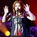 Kelly Clarkson Still Totally Not Fat on fanspics.com