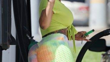Blac Chyna is Seen at a Calabasas Gas Station on fanspics.com