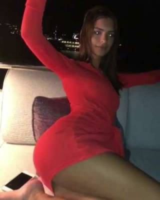 Emily Ratajkowski is hot as fuck on fanspics.com