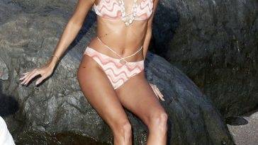 Devon Windsor Flaunts Her Slender Figure in a Tiny Bikini on fanspics.com