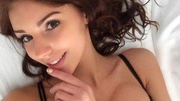 Galina Dub Cleavage Pictures (42 pics 1 vid) on fanspics.com